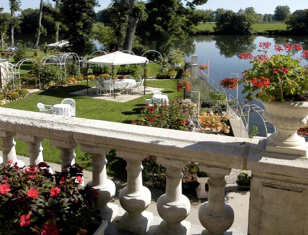 Отель Logis Le Manoir De L'Onde Санс Экстерьер фото