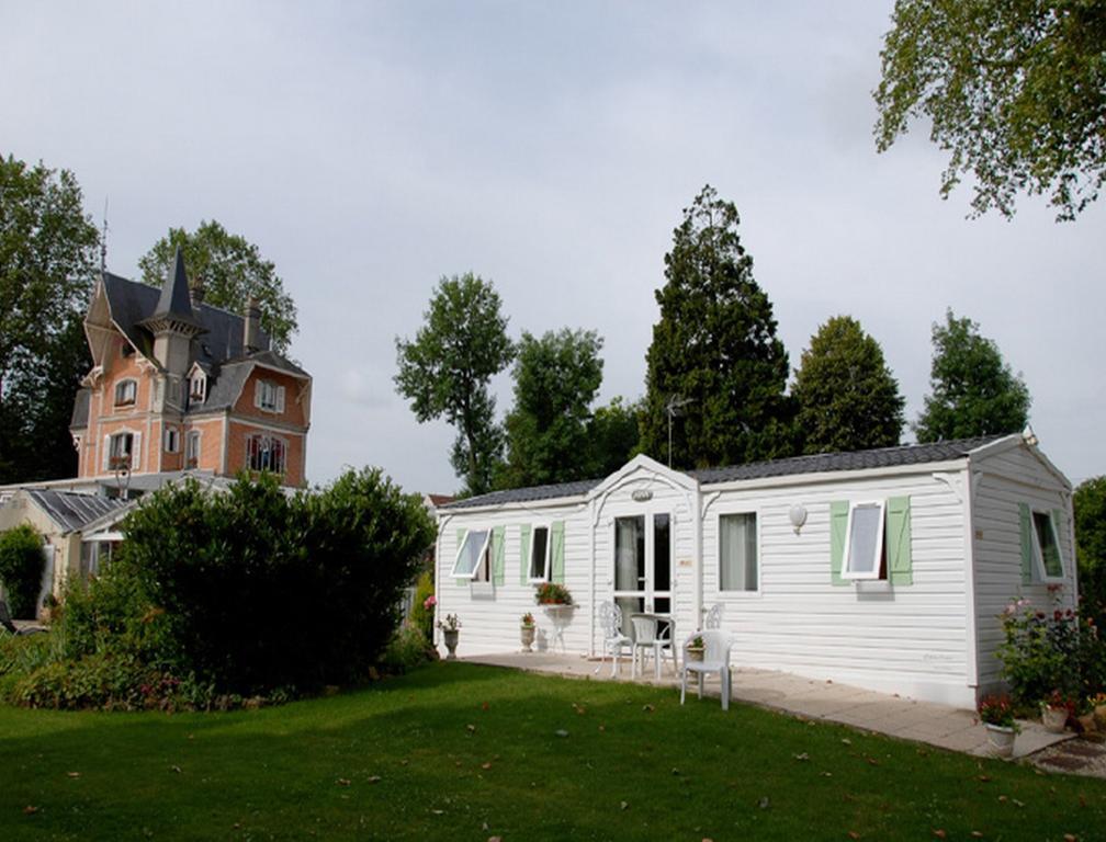 Отель Logis Le Manoir De L'Onde Санс Номер фото